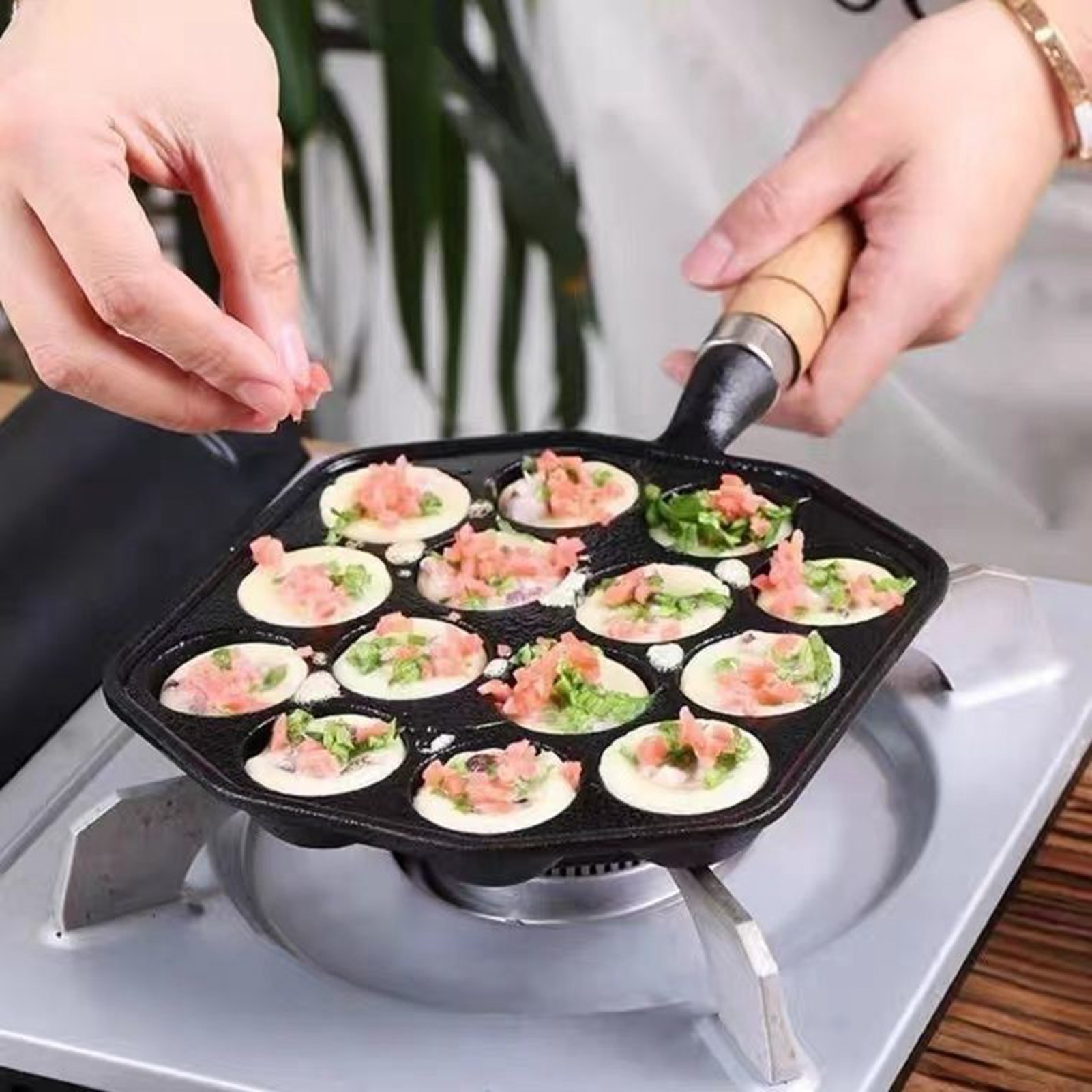 Poêle à crêpes antiarina en fo - Egg Waffle Pan avis et prix